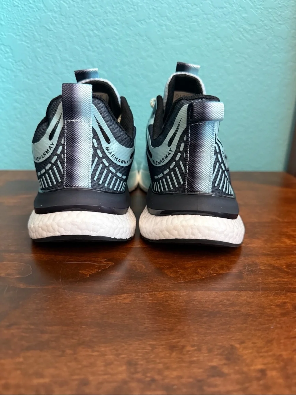 Maeharmay Running Shoes White/Mint Size 40 US 9-9.5 New